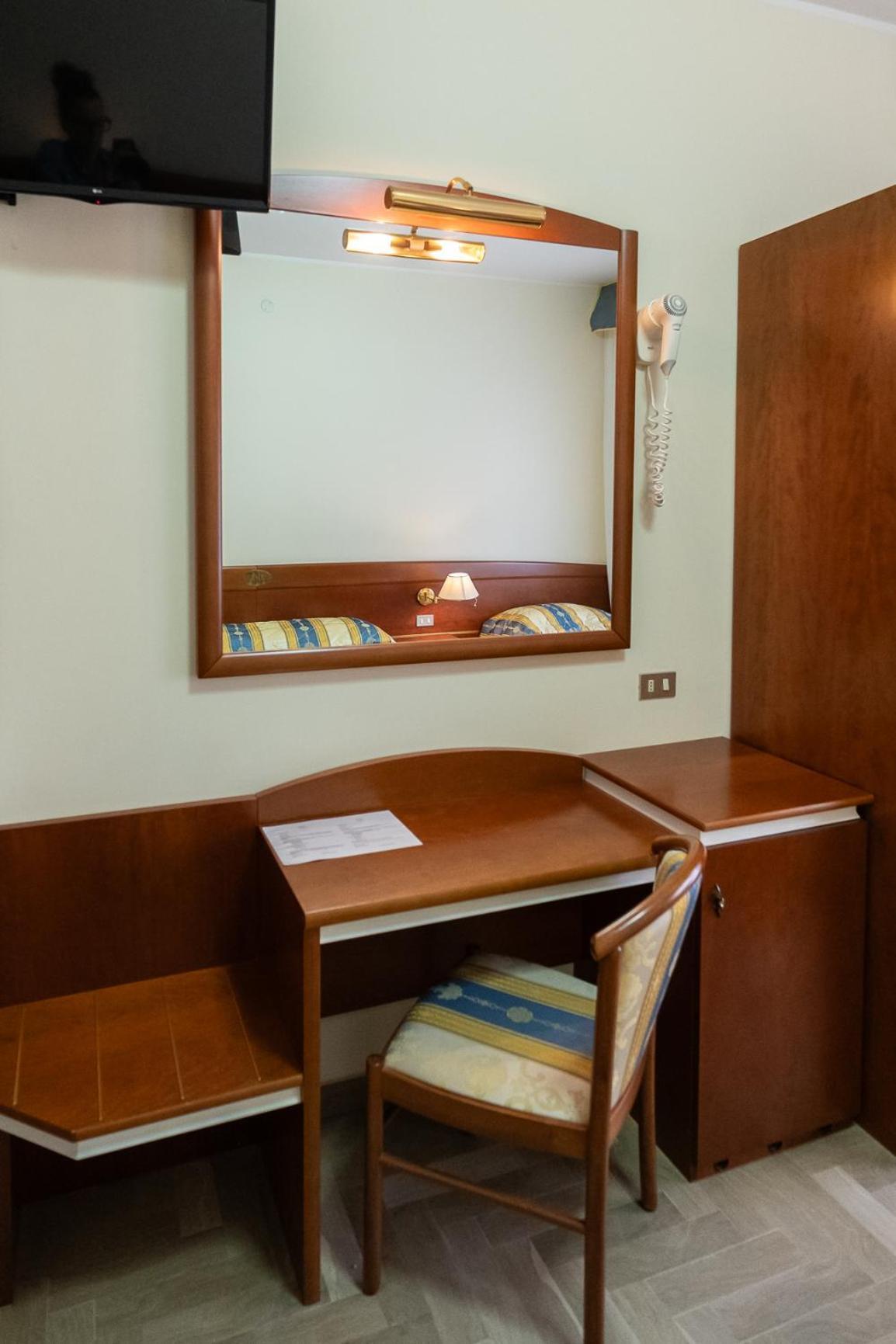 Easy Hotel Meryon Соттомаріна Номер фото